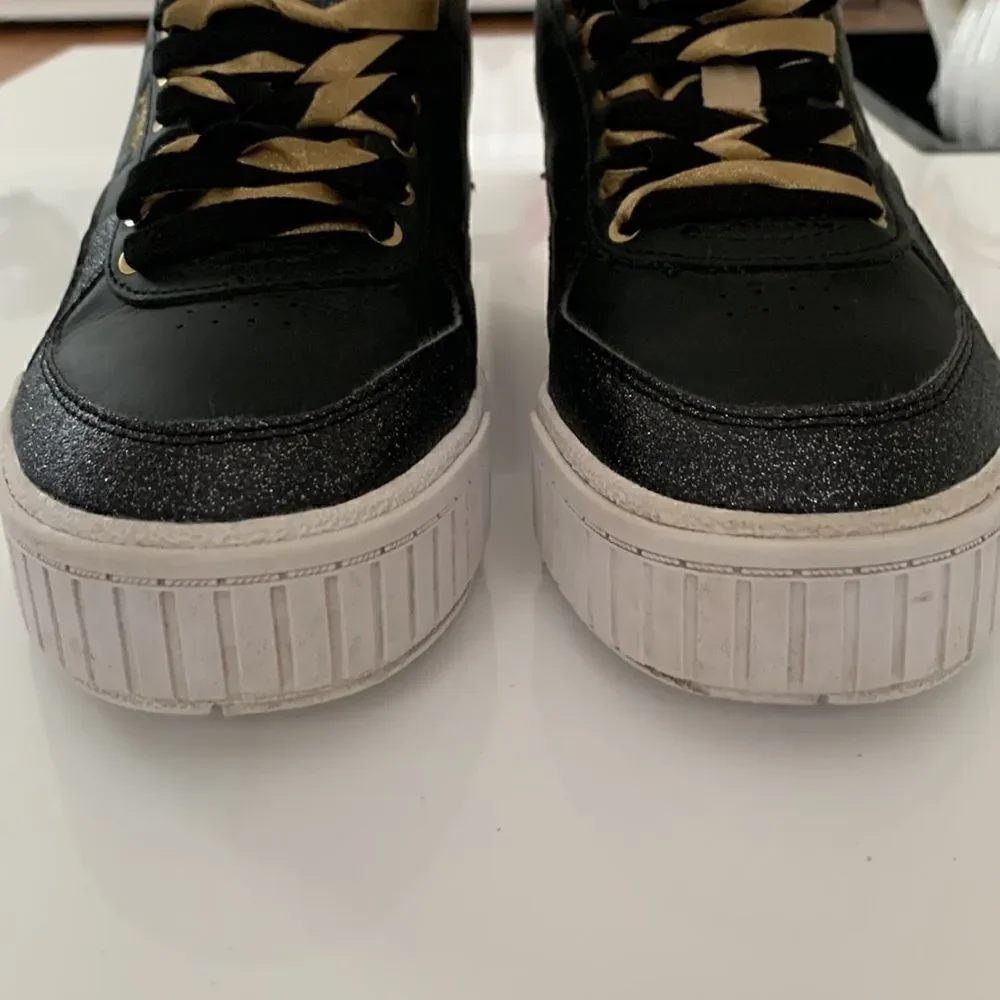 Puma Lol Surprise Women’s Sneakers Size 6C